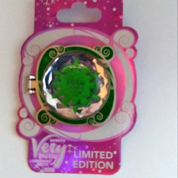 Disney Other - **Limited edition Disney pin